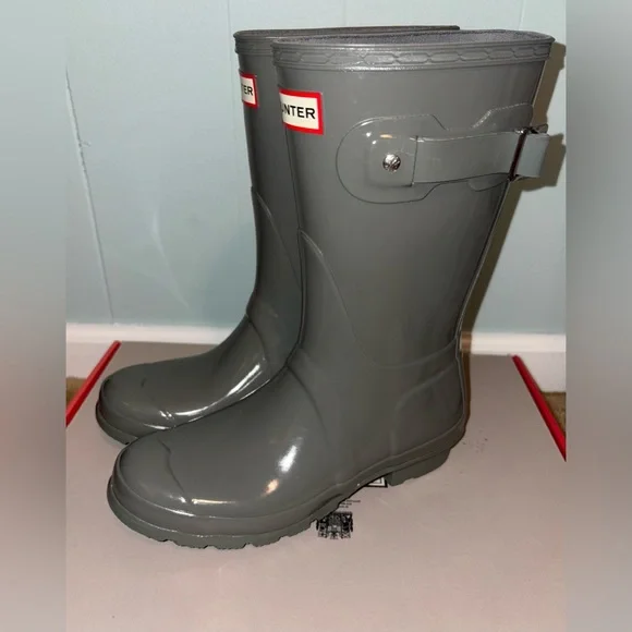 Hunter Boots- Original Short Gloss Rain Boot - Picture 2 of 7